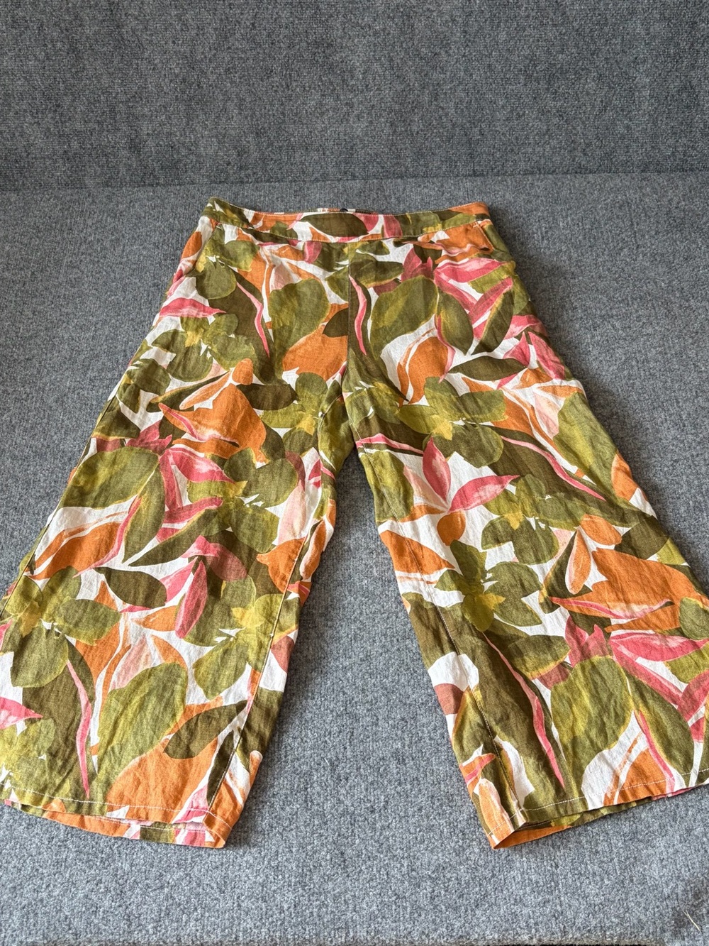 Tahari Olive, Orange & Pink Leaf-Print Wide-Leg Capris - Picture 12 of 12